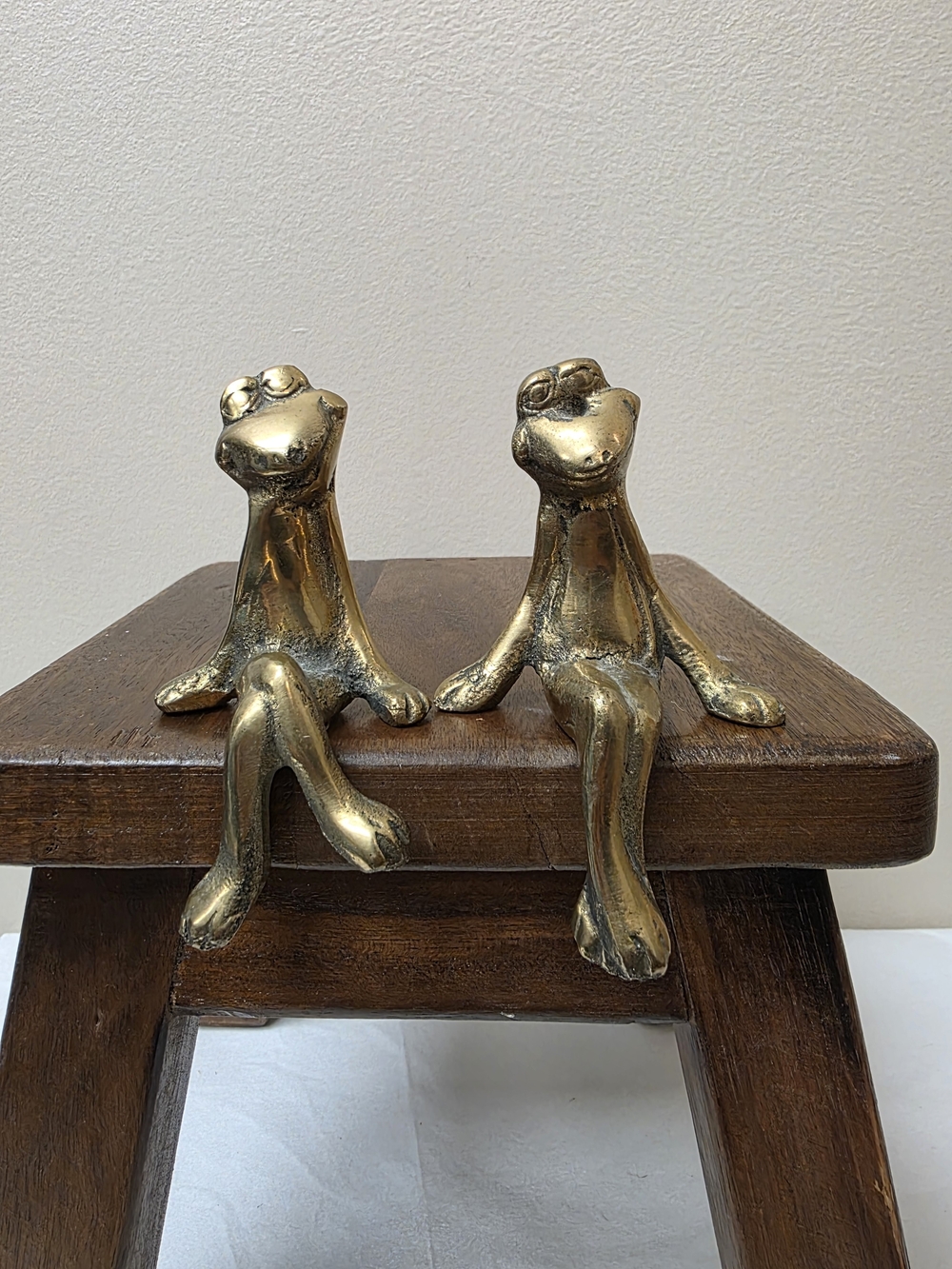 Whimsical Vintage Brass Frog Pair - Decorative Shelf Home Art - GrandmaCore